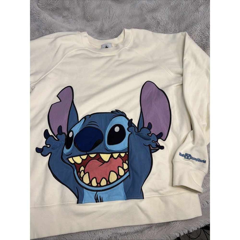 Walt Disney World Exlusive Stitch Pullover Sweat Shirt Embroidery Applique Cream